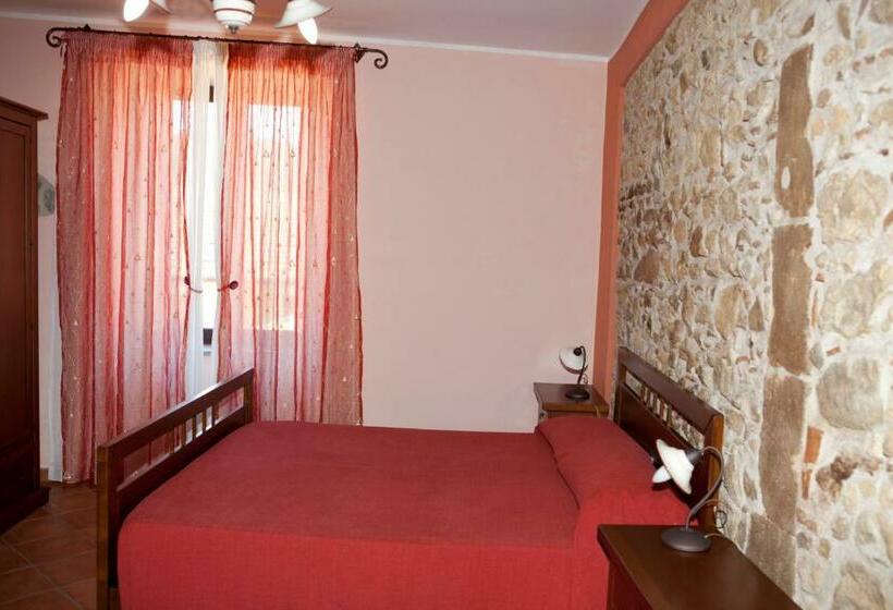 Четырехместный Номер Стандарт, B&b Del Borgo