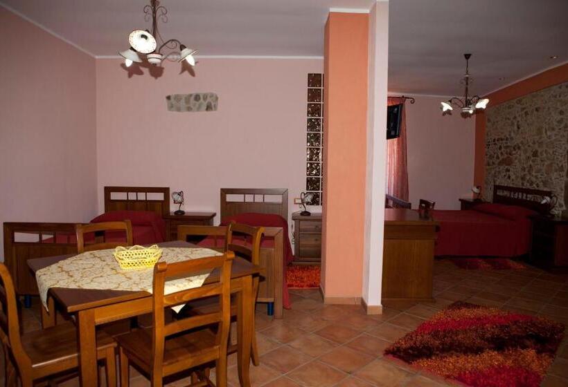 Четырехместный Номер Стандарт, B&b Del Borgo