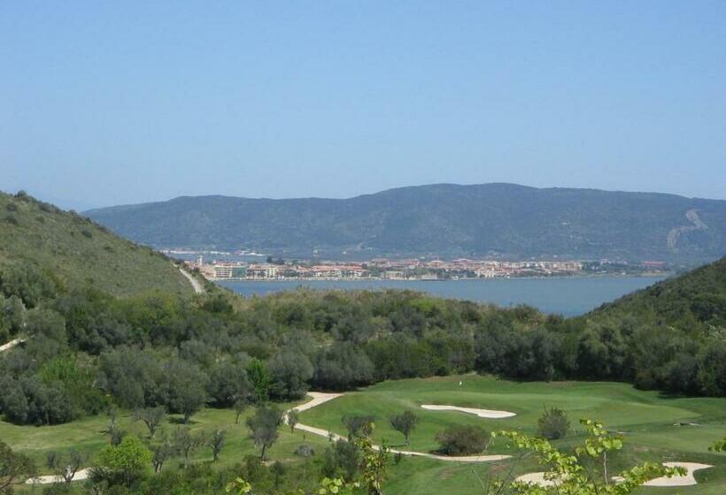 غرفة قياسية ثلاثية, Country Relais La Mortella