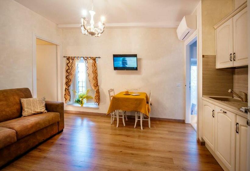 Апартаменты 1 Спальня, La Rocchetta