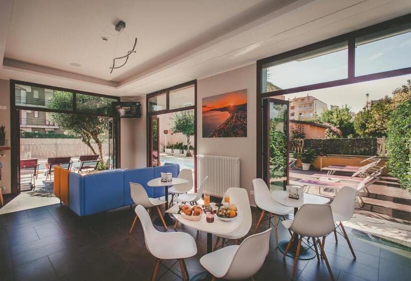 استودیوی استاندارد, Ligure Residence