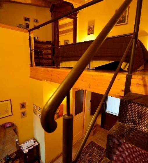 اتاق استاندارد سه تخته با چشم‌انداز, Manouche Osteria B&b