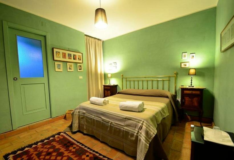 اتاق استاندارد با چشم‌انداز, Manouche Osteria B&b
