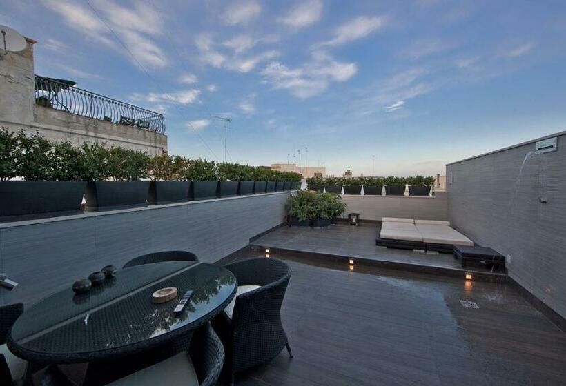 سوییت با چشم‌انداز جانبی دریا, Zenthe Small Luxury B&b