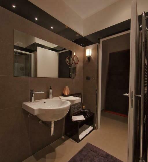 سوییت با چشم‌انداز جانبی دریا, Zenthe Small Luxury B&b