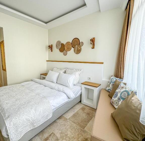 Номер Стандарт Вид на Море, Mavi Cam Hotel Ayvalik
