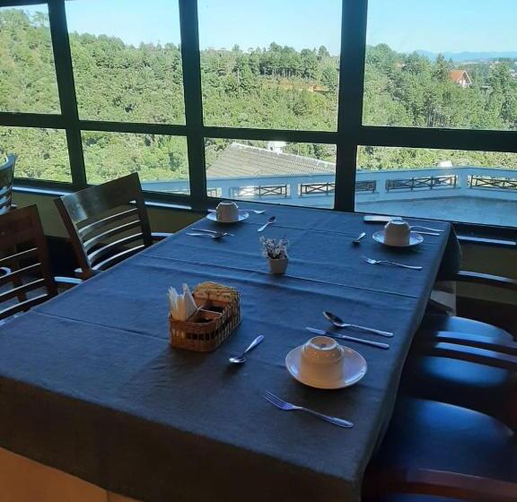 Apartamento 1 Dormitório com Vistas, Home Green   Um Castelo Na Montanha 2124