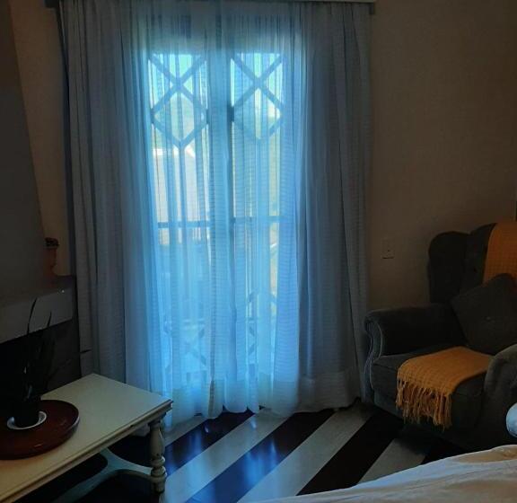 Apartamento 1 Dormitório com Vistas, Home Green   Um Castelo Na Montanha 2124