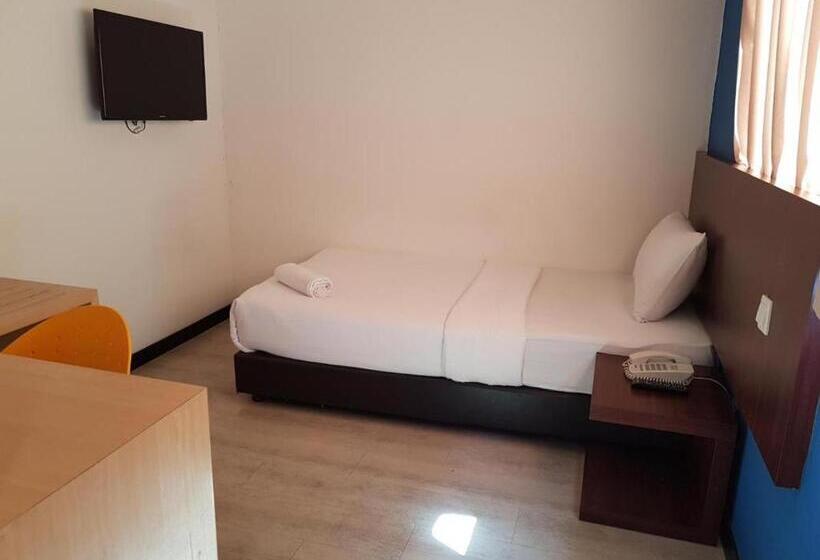 Номер Стандарт Индивидуальный, Seeds Hotel Puchong Koi