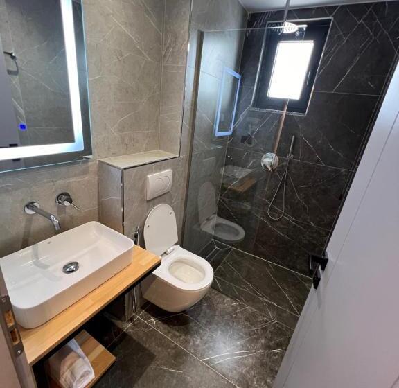 اتاق لوکس با بالکن, Resol Hotel 2