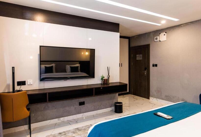 سوییت جونیور, Bon Hotel Nest Garki Ii