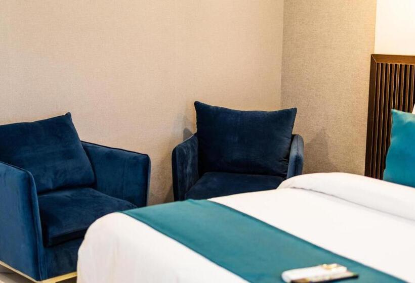 سوییت جونیور, Bon Hotel Nest Garki Ii
