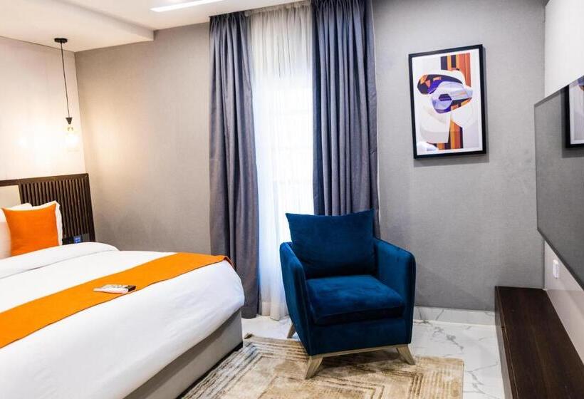 سوییت لوکس, Bon Hotel Nest Garki Ii