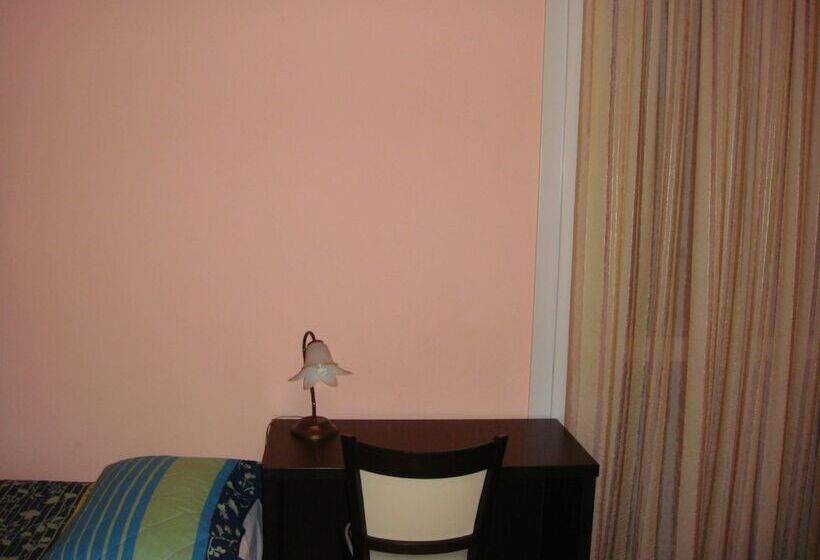 اتاق استاندارد سه نفره, Camere America B&b