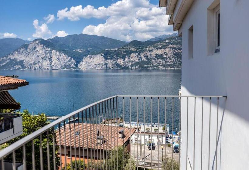 带景观的三人标准房间, Capri