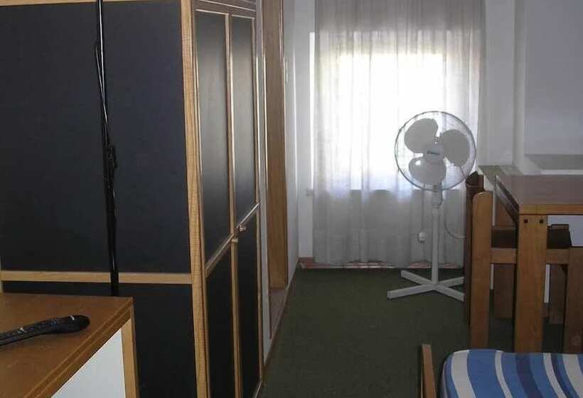 اتاق استاندارد یک نفره, Doge Inn