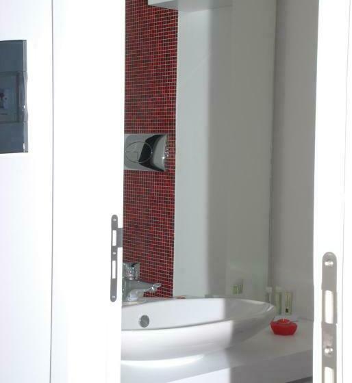 エコノミールーム, Piccola Caracas B&b