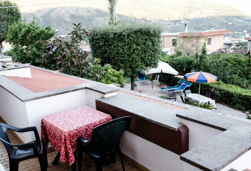 اتاق استاندارد با چشم‌انداز دریا, Villa Ida Bed & Breakfast