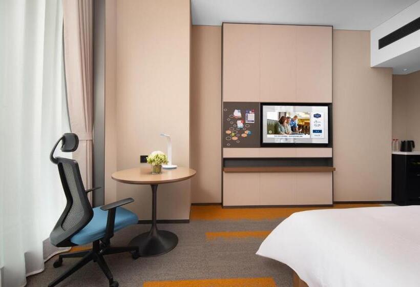 Номер Deluxe, Hampton By Hilton Foshan Beijiao