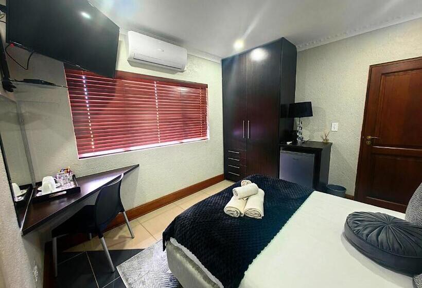 디럭스 룸, Indlovu Guesthouse