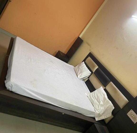 Трехместный Номер Классика, Oyo Hotel Sunshine