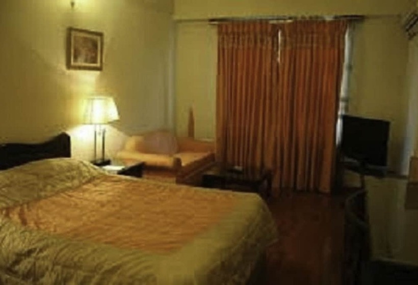 Standard Room, Carlton Tower Hotel Lahore