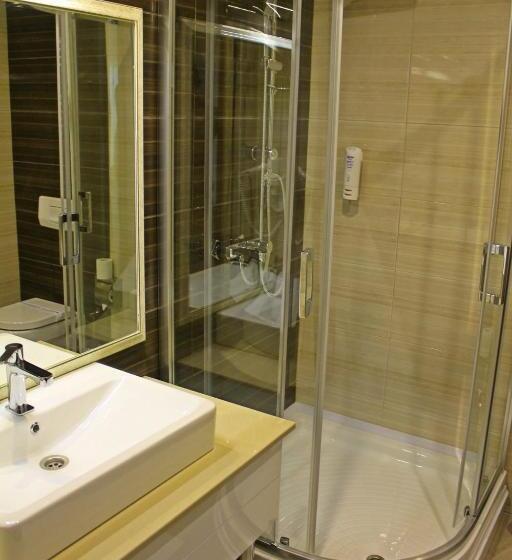 4인용 스탠다드 룸, Mirage Hotel   Struga