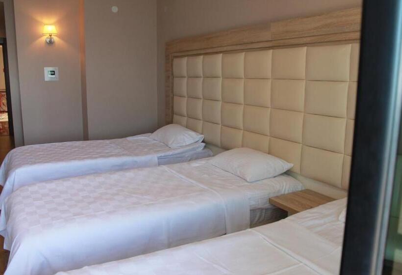 스탠다드 트리플 발코니 룸, Mirage Hotel   Struga