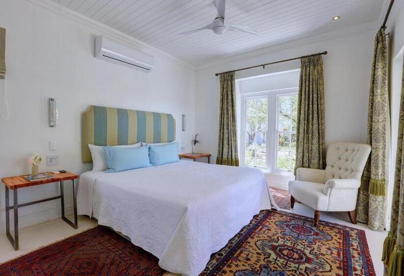 Дом 1 Спальня, 81 On Church Guest House