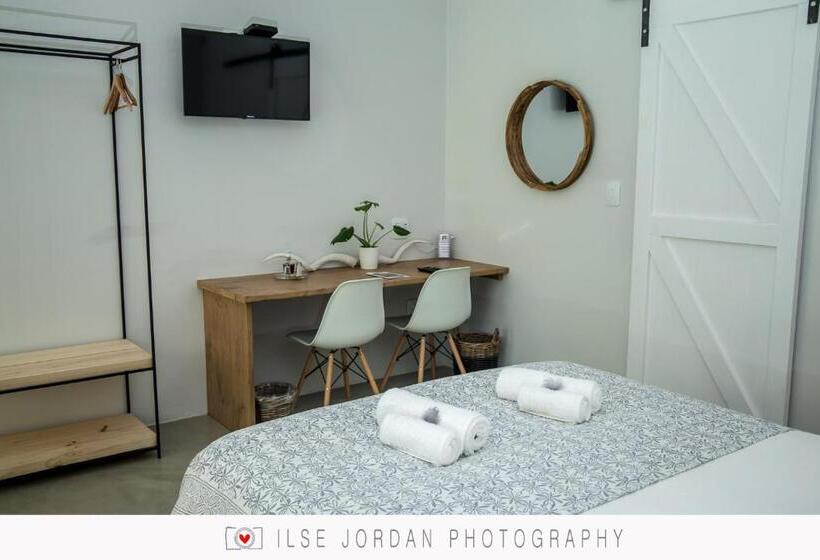 Номер Deluxe Кровать Кинг, Raw Karoo Guest House