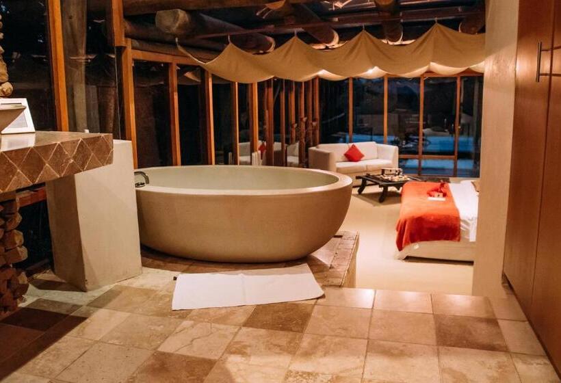 디럭스 스위트 킹 침대, Trogon House And Forest Spa