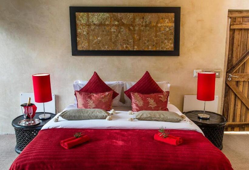 디럭스 스위트 킹 침대, Trogon House And Forest Spa