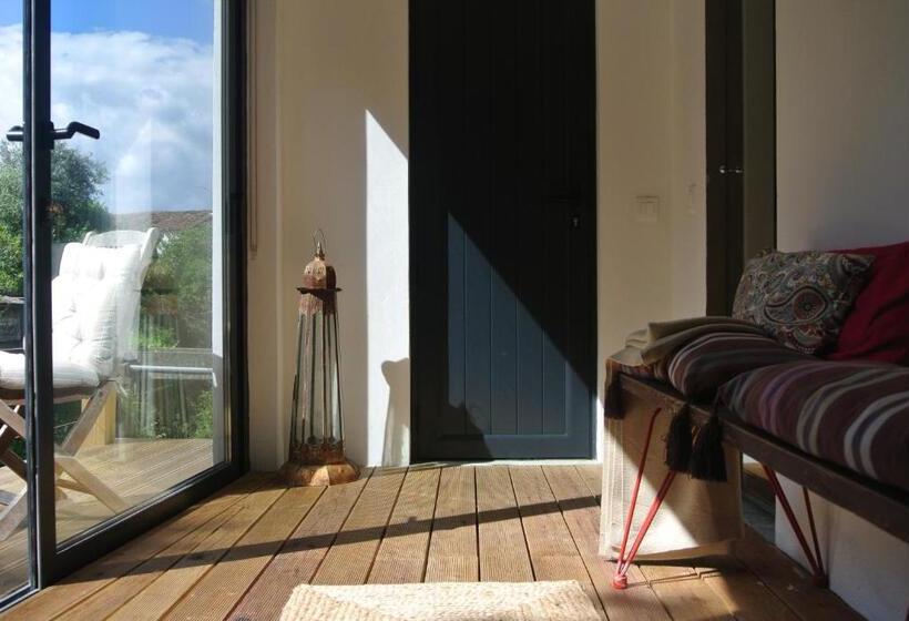 Люкс Повышенной Комфортности, Casas Do Contrabando