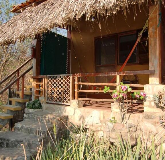 スーペリアーバンガロー, Villa Escondida