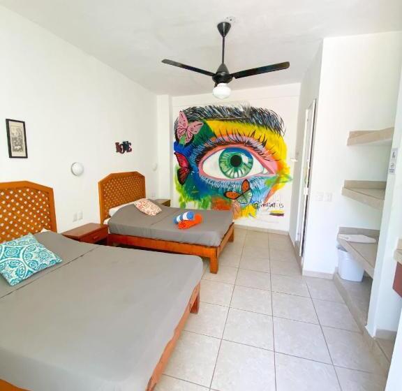 Superior Kamer met Uitzicht op het Zwembad, Ith Sayulita Amazing Surf Hostel