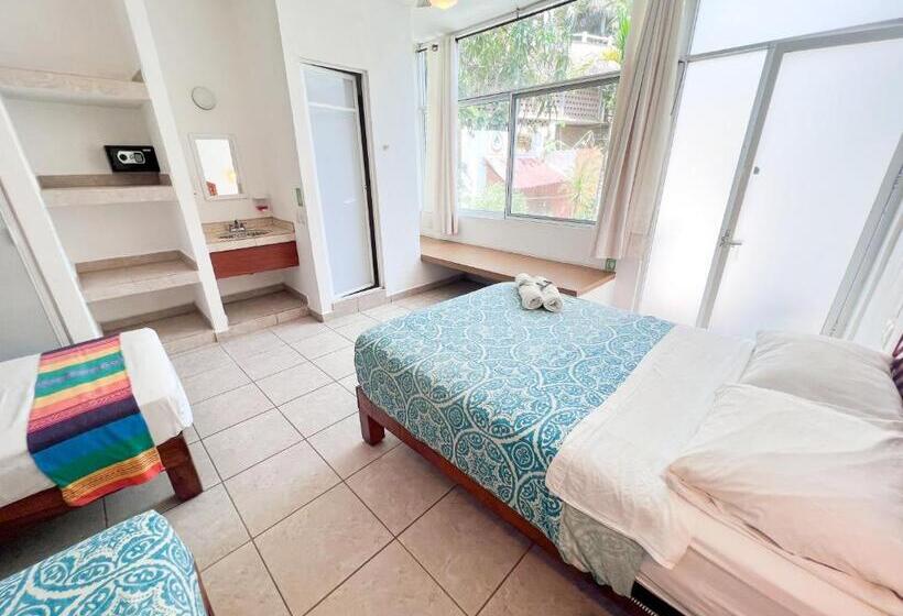 Familiekamer met Uitzicht op het Zwembad, Ith Sayulita Amazing Surf Hostel
