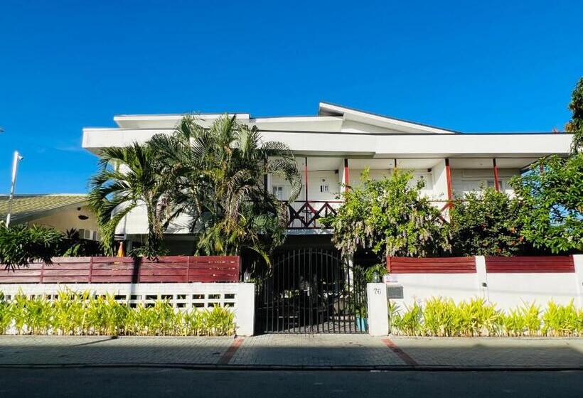 اتاق استاندارد با چشم‌انداز باغ, Villa Famiri Boutique