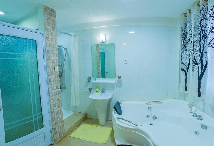 آپارتمان 2 خوابه, Shangri La Hotel Muyenga