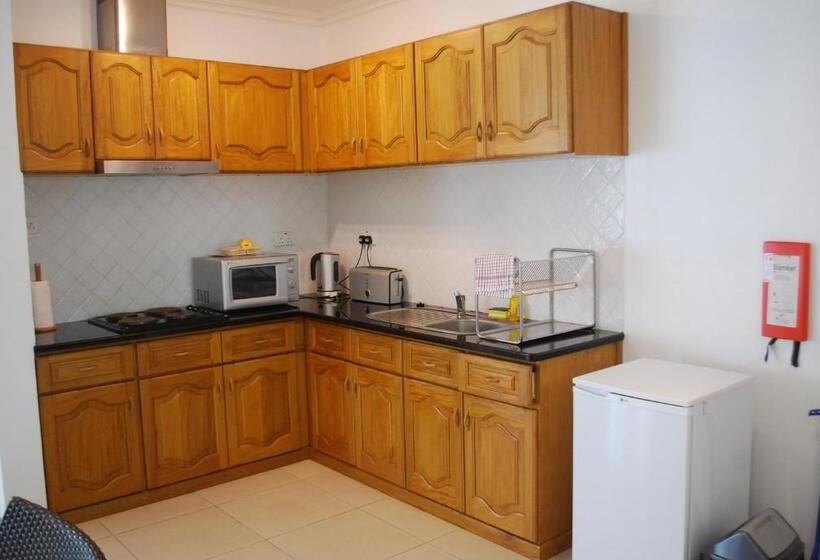 آپارتمان 1 خوابه, Marie Laure Suites