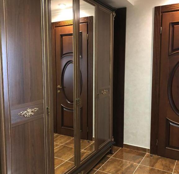 آپارتمان 1 خوابه با بالکن, Boutique Tovmed