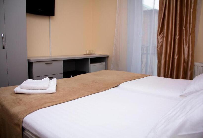 Quarto Estandar com Sacada, Kizhi Art Hotel Kharkiv