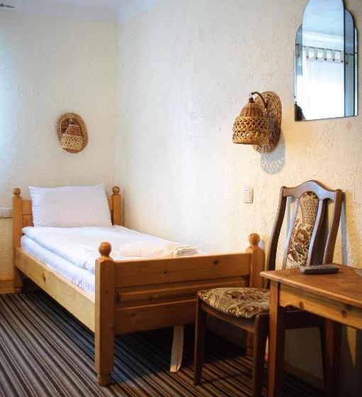 Quarto Triplo Estandar, Muzey Sadyba Grazhda