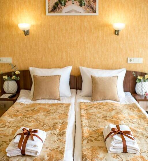 اتاق اکونومی, &spa Pysanka, готель писанка, 3 сауни та джакузі   індивідуальний відпочинок у спа
