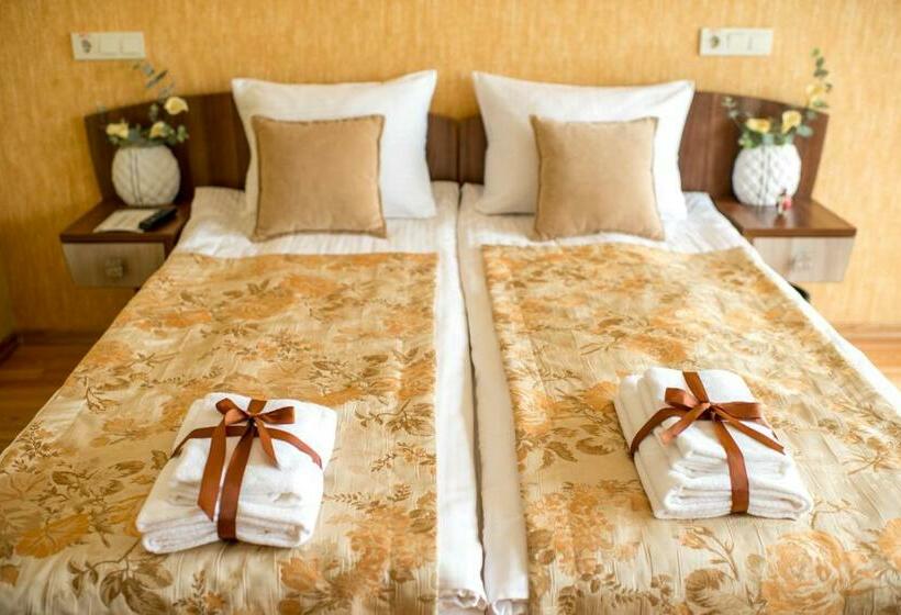 اتاق استاندارد, &spa Pysanka, готель писанка, 3 сауни та джакузі   індивідуальний відпочинок у спа
