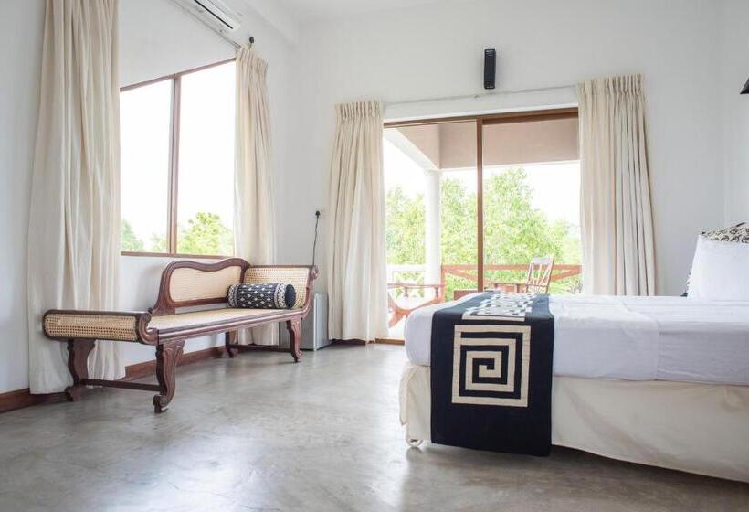Студио Стандарт с Террасой, Nagenahira Beach Villa