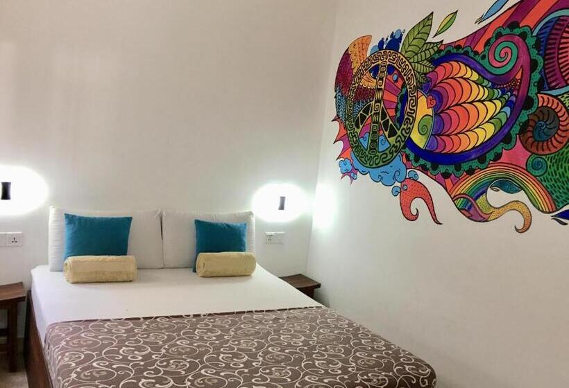 Habitació Estàndard Bany Compartit, Hostel First