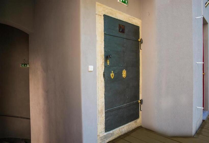 اتاق استاندارد با تخت بزرگ, Dům U Pikové Desítky