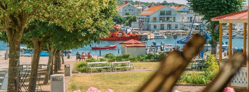 Номер Стандарт с Балконом, Grand Hotel Marstrand