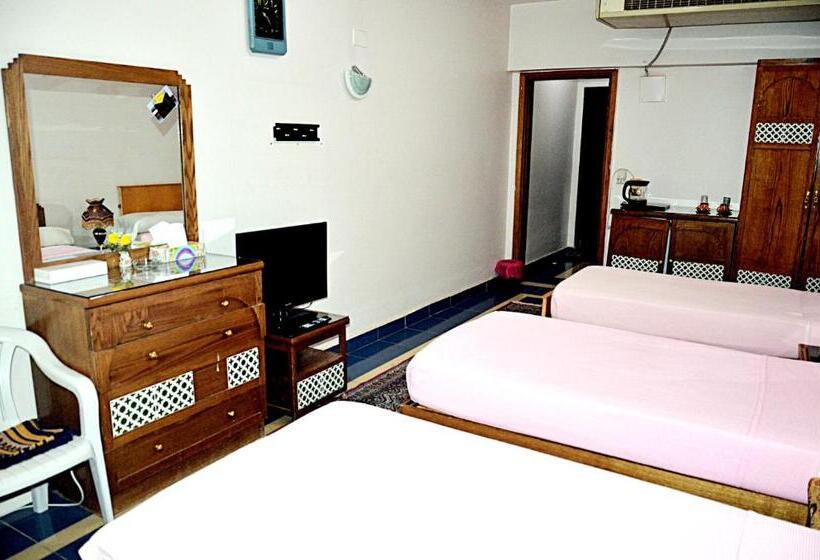 اتاق استاندارد سه نفره, Minya Compound Of The Armed Forces