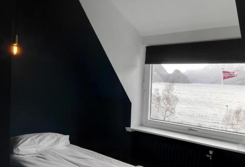 Номер Basic, Trolltunga